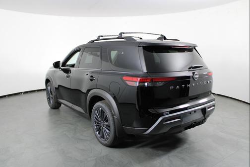 Super Black 2026 Nissan Pathfinder SL