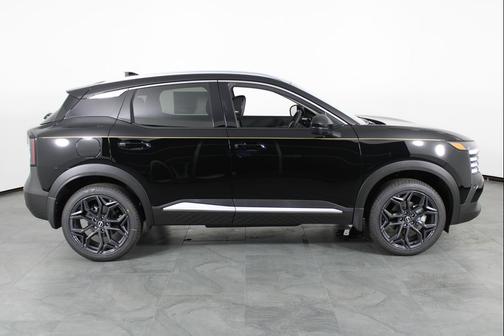 Super Black 2026 Nissan Kicks SR