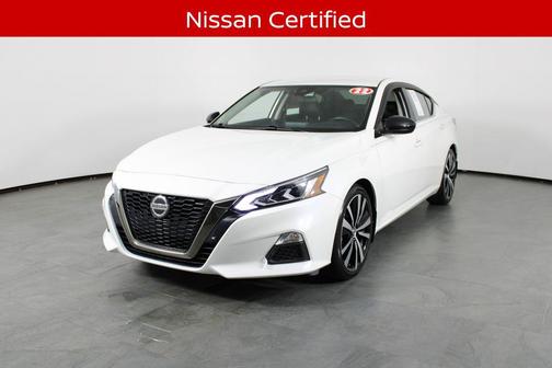 Pearl White Tricoat 2022 Nissan Altima SR FWD
