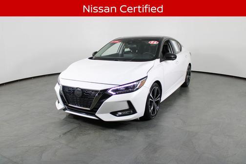 Aspen White Tricoat/Super Black 2022 Nissan Sentra SR