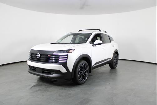 Aspen White Tricoat 2026 Nissan Kicks SR