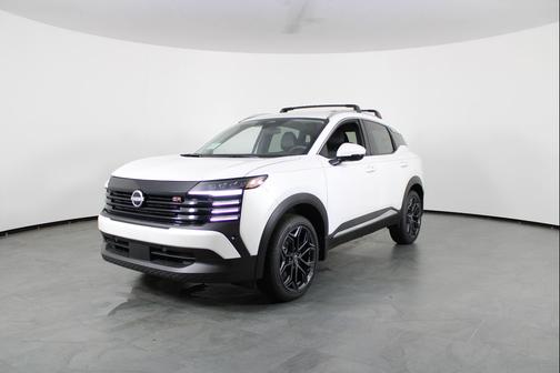 Aspen White Tricoat 2026 Nissan Kicks SR