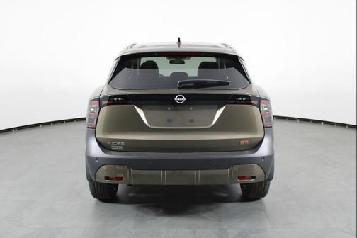 Canyon Bronze Metallic 2026 Nissan Kicks SR