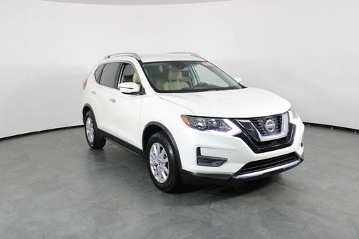 Pearl White Tricoat 2019 Nissan Rogue SV