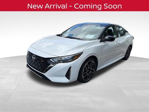Aspen White Tricoat/Super Black 2024 Nissan Sentra SR