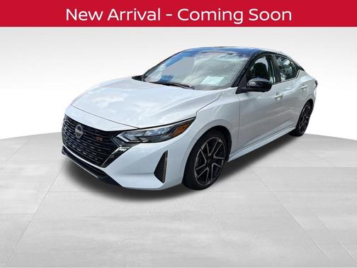 Aspen White Tricoat/Super Black 2024 Nissan Sentra SR