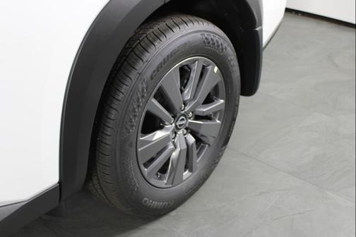 2025 Nissan Pathfinder SV FWD