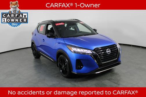 Electric Blue Metallic/Super Black 2024 Nissan Kicks SR