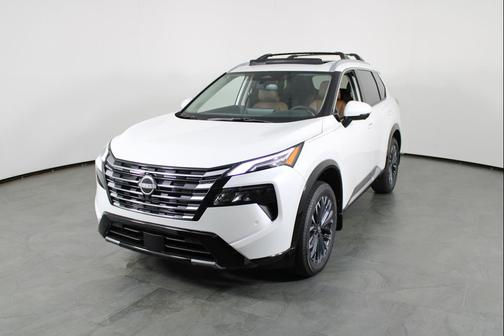 Everest White Pearl Tricoat 2026 Nissan Rogue Platinum