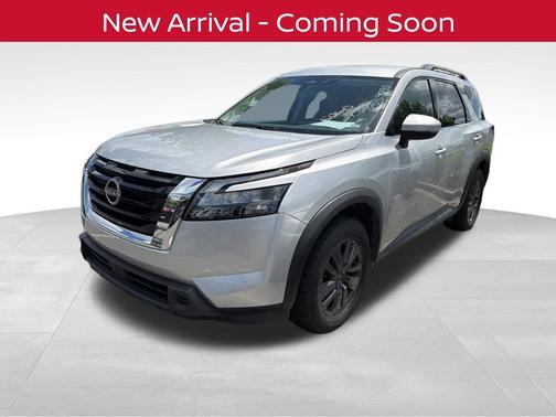 Brilliant Silver Metallic 2024 Nissan Pathfinder SV FWD