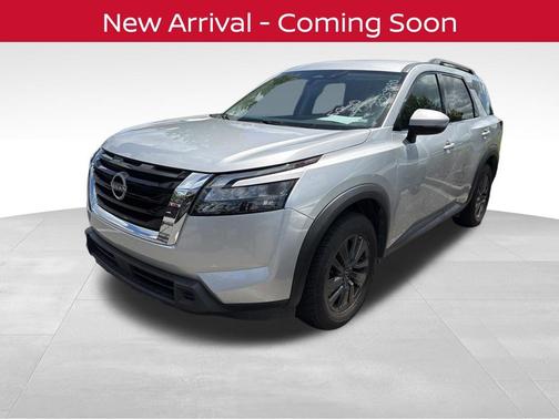 Brilliant Silver Metallic 2024 Nissan Pathfinder SV FWD