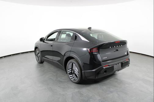 Black Diamond Pearl 2026 Nissan Leaf SV+