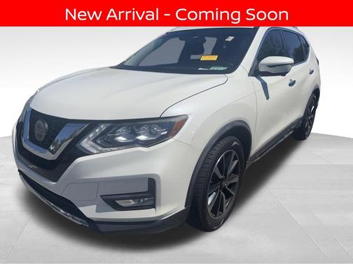 Pearl White 2018 Nissan Rogue SL