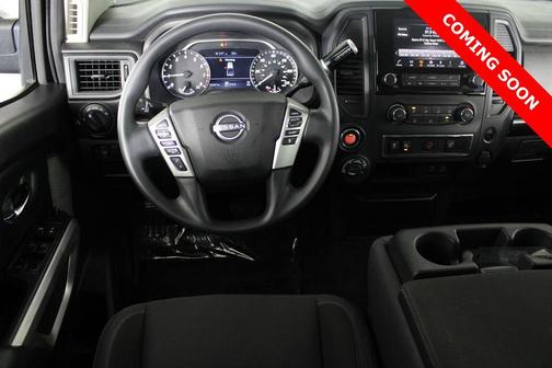 2023 Nissan Titan SV