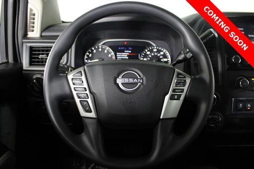 2023 Nissan Titan SV