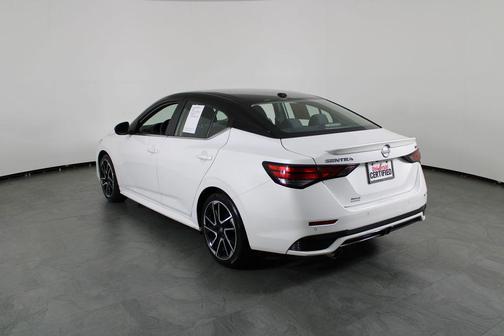 Aspen White Tricoat/Super Black 2024 Nissan Sentra SR