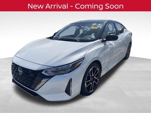 Aspen White Tricoat/Super Black 2024 Nissan Sentra SR