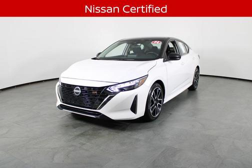 Aspen White Tricoat/Super Black 2024 Nissan Sentra SR