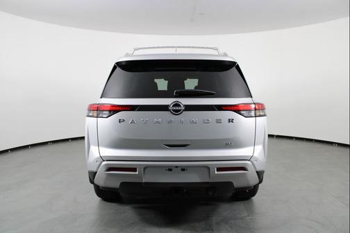 2025 Nissan Pathfinder SL FWD