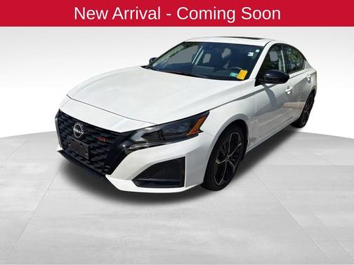 Pearl White Tricoat 2024 Nissan Altima SR FWD