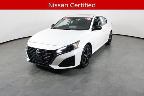 Pearl White Tricoat 2024 Nissan Altima SR FWD