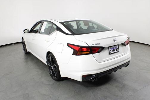 Pearl White Tricoat 2024 Nissan Altima SR FWD