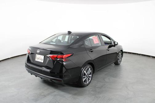 Super Black 2025 Nissan Versa 1.6 SV
