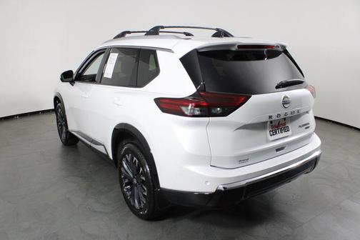Everest White Pearl Tricoat 2026 Nissan Rogue Platinum
