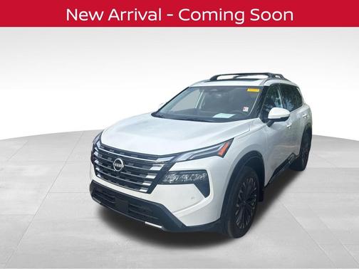 Everest White Pearl Tricoat 2026 Nissan Rogue Platinum