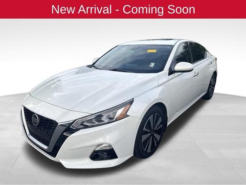 Pearl White Tricoat 2019 Nissan Altima 2.5 SL