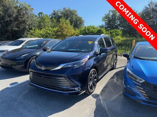 2025 Toyota Sienna Platinum 7 Passenger
