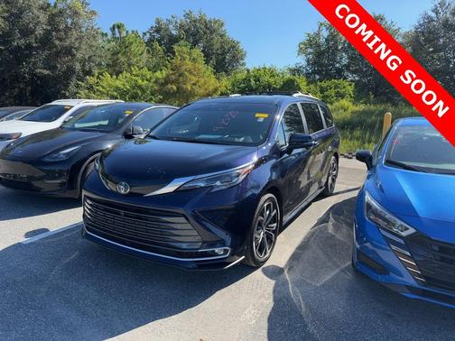 2025 Toyota Sienna Platinum 7 Passenger