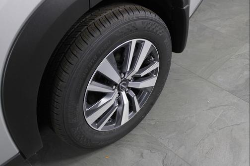 2025 Nissan Pathfinder SL FWD