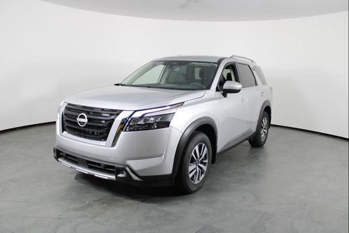 2025 Nissan Pathfinder SL FWD