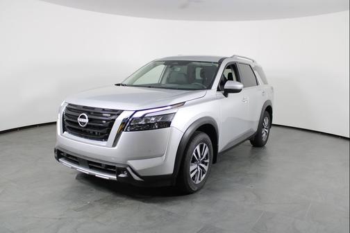 2025 Nissan Pathfinder SL FWD