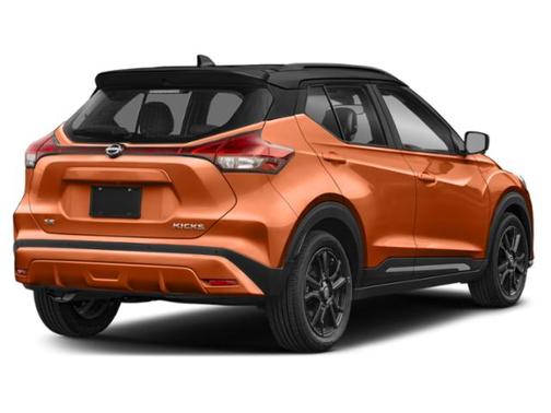 Monarch Orange Metallic/Super Black 2022 Nissan Kicks SR