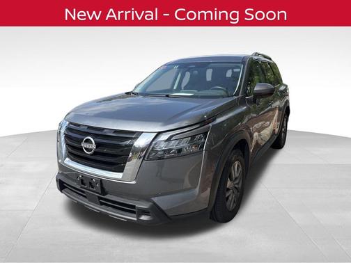 Gun Metallic 2025 Nissan Pathfinder SV 4WD