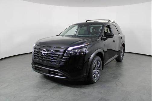 Super Black 2026 Nissan Pathfinder SV