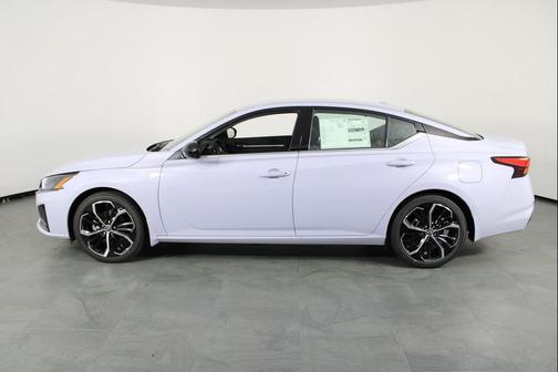 2025 Nissan Altima SR FWD