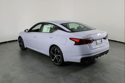 2025 Nissan Altima SR FWD