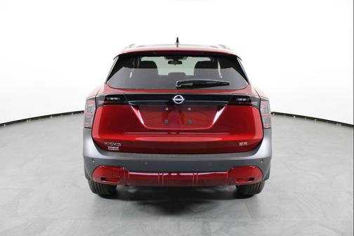 Scarlet Ember Tintcoat 2026 Nissan Kicks SR