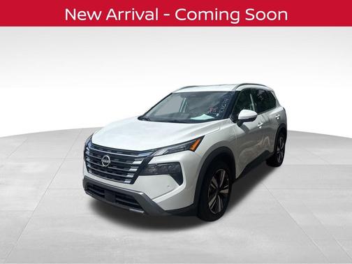 Everest White Pearl Tricoat 2026 Nissan Rogue SL