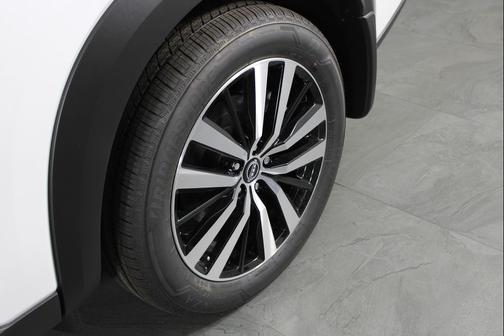 2025 Nissan Pathfinder Platinum FWD