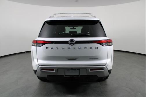 2025 Nissan Pathfinder Platinum FWD