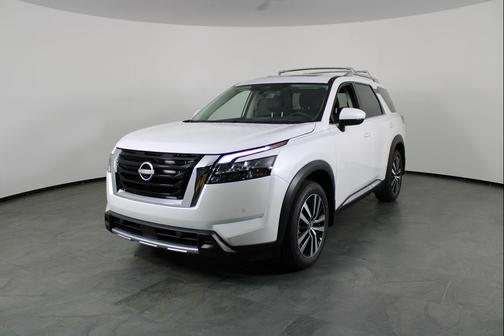 2025 Nissan Pathfinder Platinum FWD