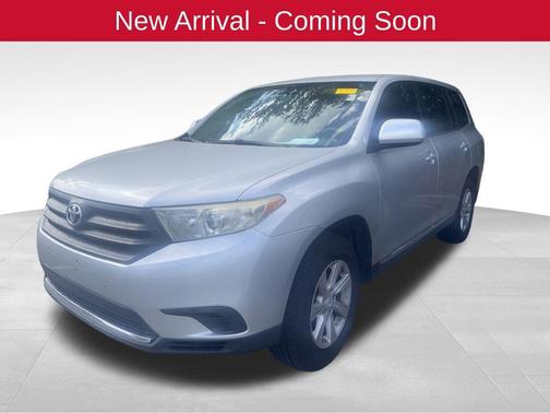 Classic Silver Metallic 2012 Toyota Highlander SE