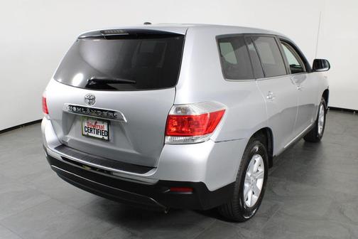 Classic Silver Metallic 2012 Toyota Highlander SE