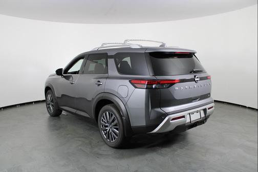 2025 Nissan Pathfinder SL FWD