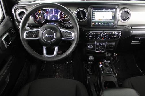 2023 Jeep Wrangler 4-Door Sahara 4x4