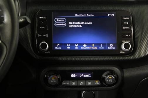 2022 Nissan Kicks SV